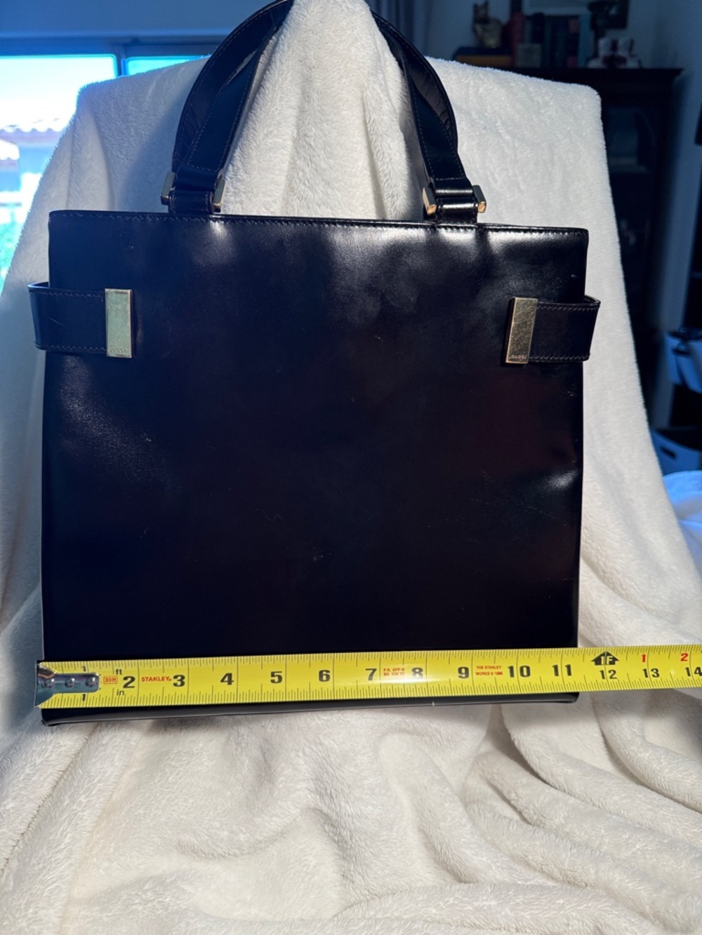 Genuine Gucci Black Leather Tote with Gold Hardware - Picture 2 of 12